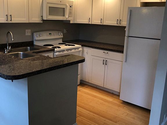 5th image of 161 Regent St APT 16