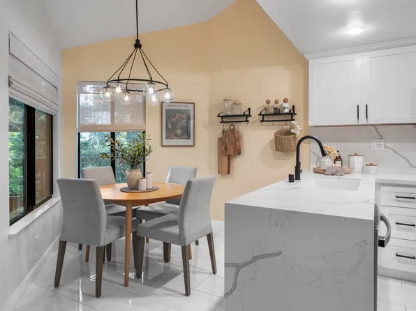 3318 Smoketree Commons Dr, Pleasanton, CA 94566
