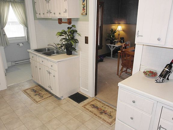 3rd image of 1540 Bowman Ave
