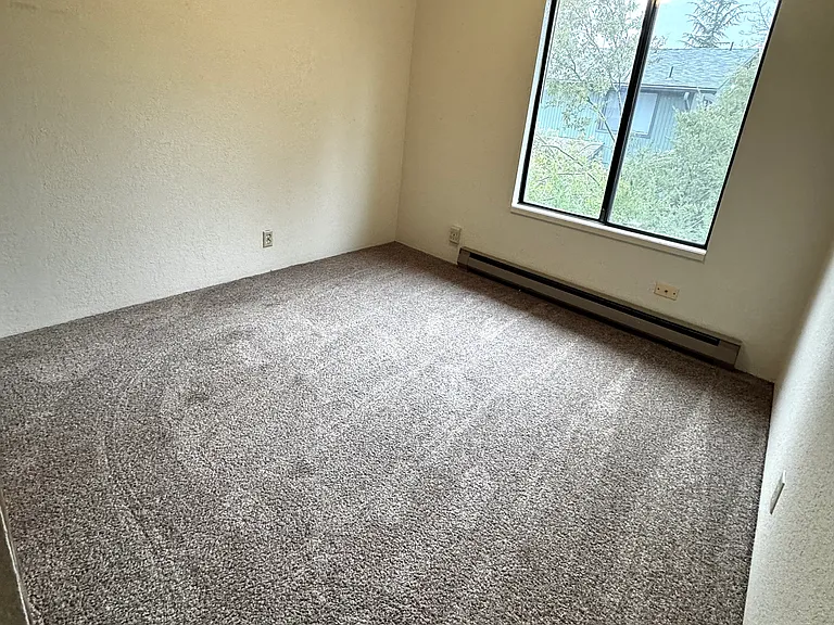 105 S Shasta Ave #2 — Photo 6