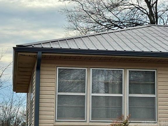3rd image of 2109 Lee St