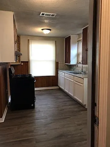 6243 Beechwood Dr — Photo 4