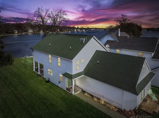 8150 Barnsbury Dr, Commerce Township, MI 48382