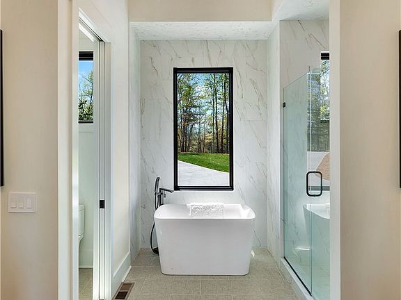 26th image of 231 Keowee Turtlehead Rd