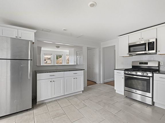3rd image of 17 Forest Ave #3