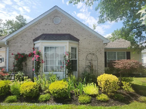 56 Farnworth Close #1000, Freehold, NJ 07728