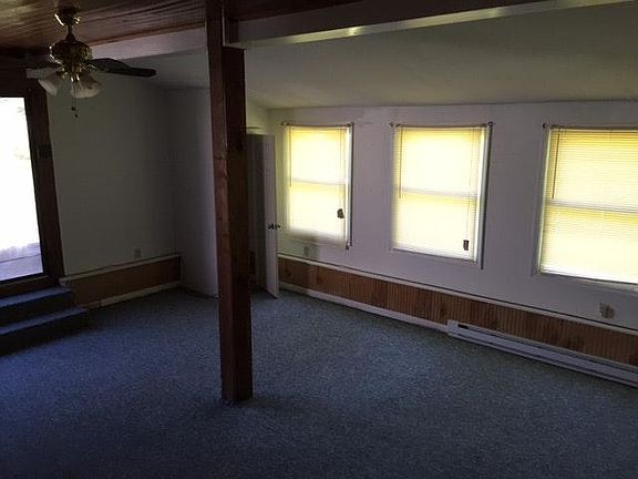 3rd image of 108 N Quince Ave