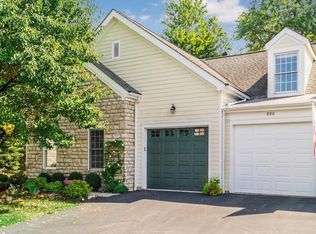 880 Poppy Hills Dr, Blacklick, OH 43004