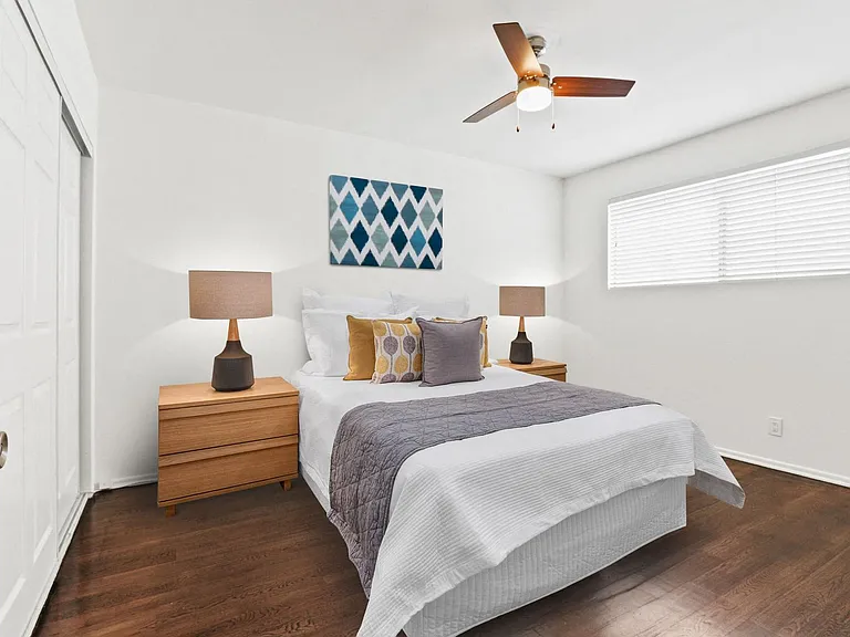 113 N Gale Dr — Photo 15