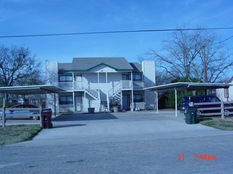 1st image of 214 E Huebinger St #3