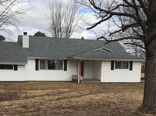 1319 W Washington St, Marshfield, MO 65706
