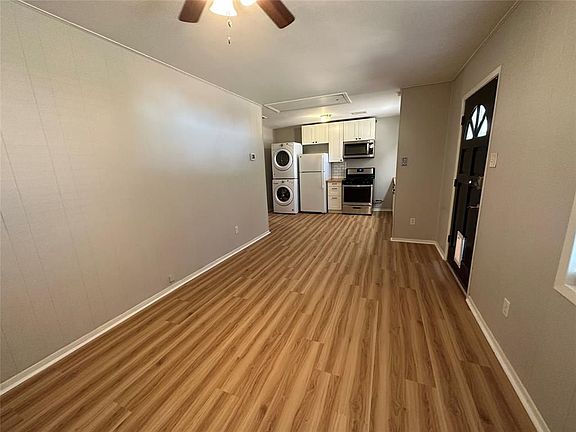 3rd image of 436 1/2 Arlington St