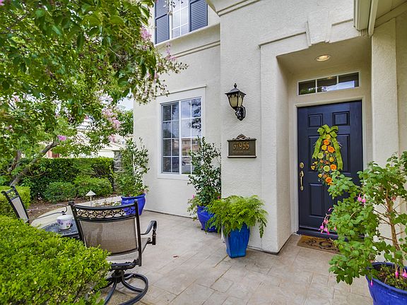 3rd image of 37955 Pearwood Ln