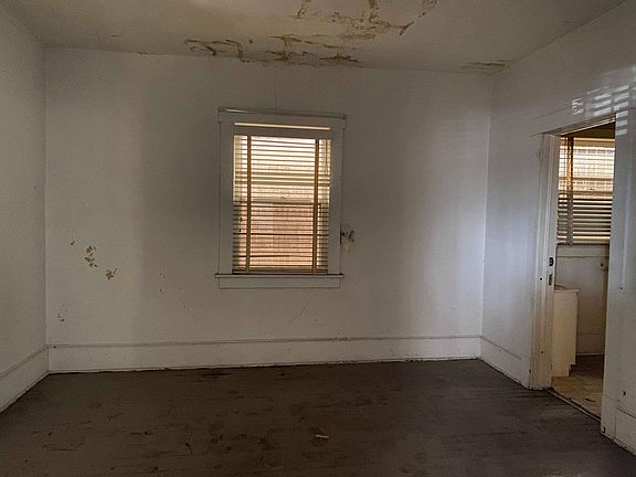 4th image of 3607 Clifton Ave