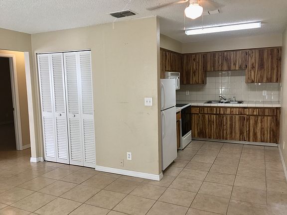 4th image of 8603 N 39th St APT 3