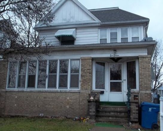 1st image of 611 Lake Ave W #1