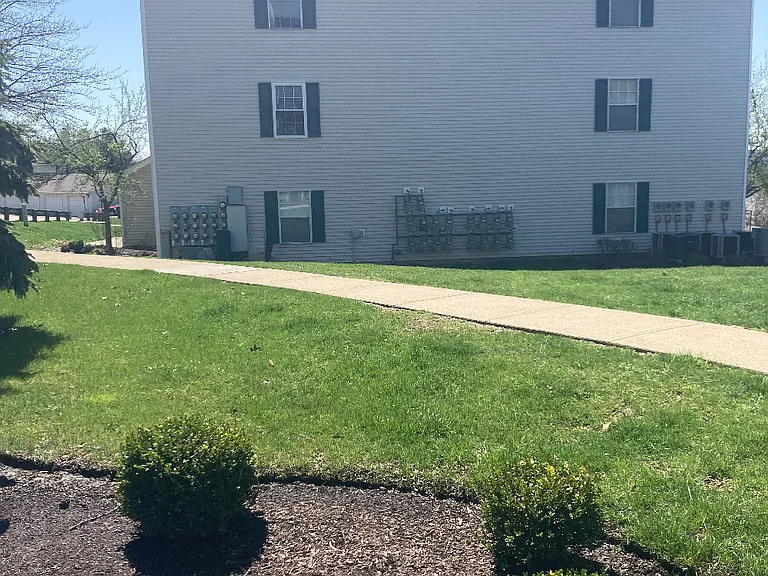 Dover Farms Apartments — Photo 52