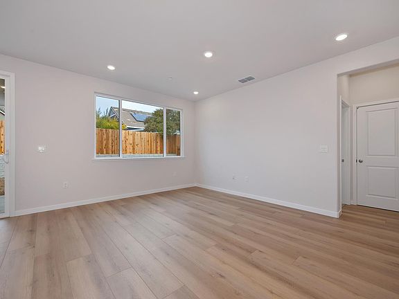 5th image of 1113 Mallory Ridge St