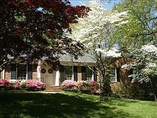 2nd image of 807 Kemp Rd W