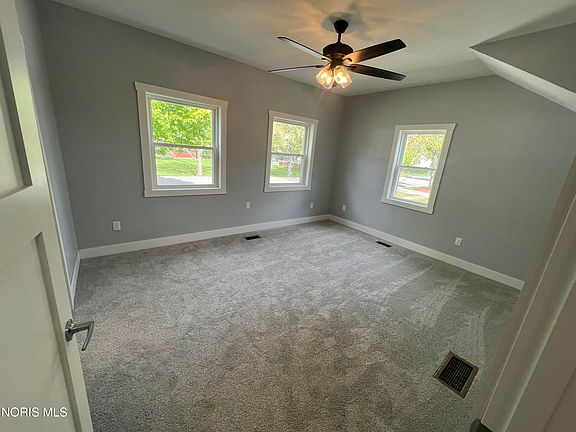 3rd image of 479 N 5th St