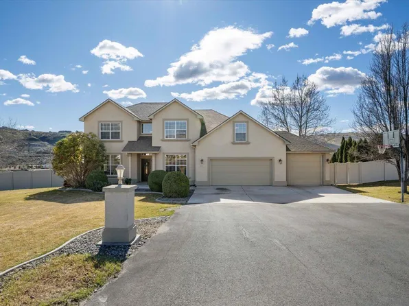 13516 S Cottonwood Creek Blvd, Kennewick, WA 99338