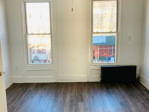 3rd image of 146 14th St APT 2