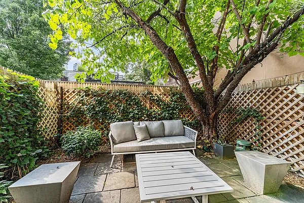 Sold by Compass | media 16