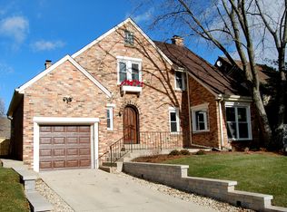 1918 Kennicott Ct, Des Plaines, IL 60018
