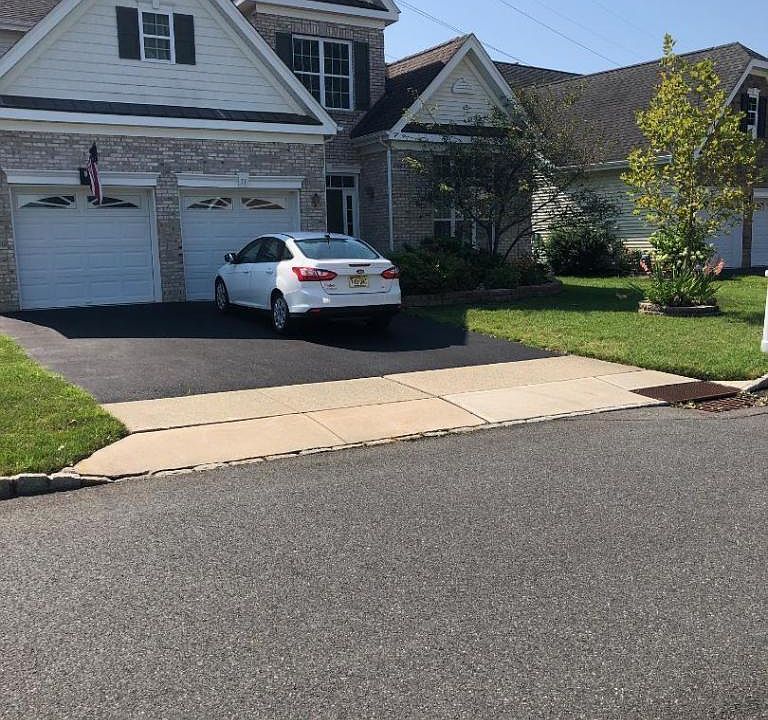1st image of 71 Jumping Brook Dr