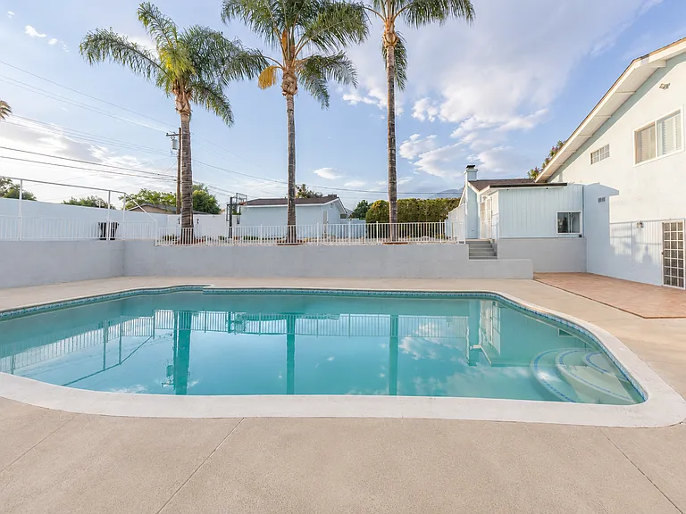 1623 N Vallejo Way — Photo 2