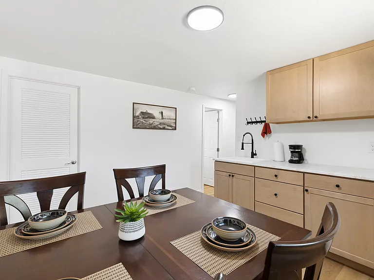 6770 Caballero Ave — Photo 12