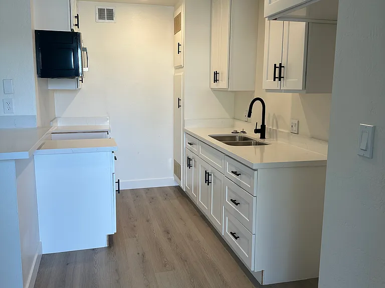 3700 White Ln #3 — Photo 1