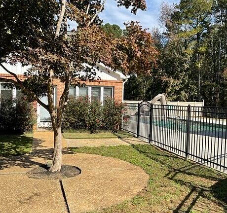 2nd image of 839 Sandy Creek Rd