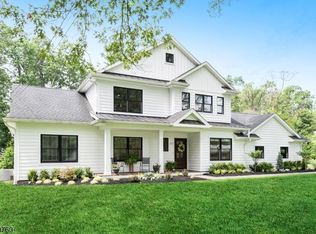 207 Henry Pl, Wyckoff, NJ 07481