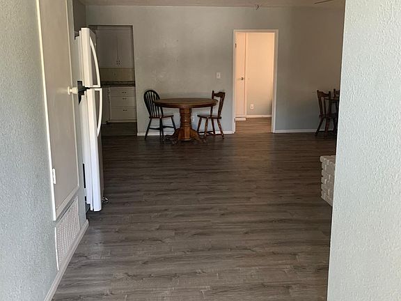 2nd image of 811 Gardenia Ave #1