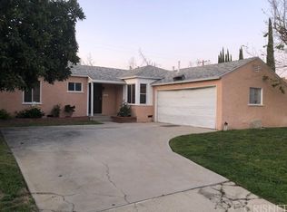 18343 Calvert St, Reseda, CA 91335