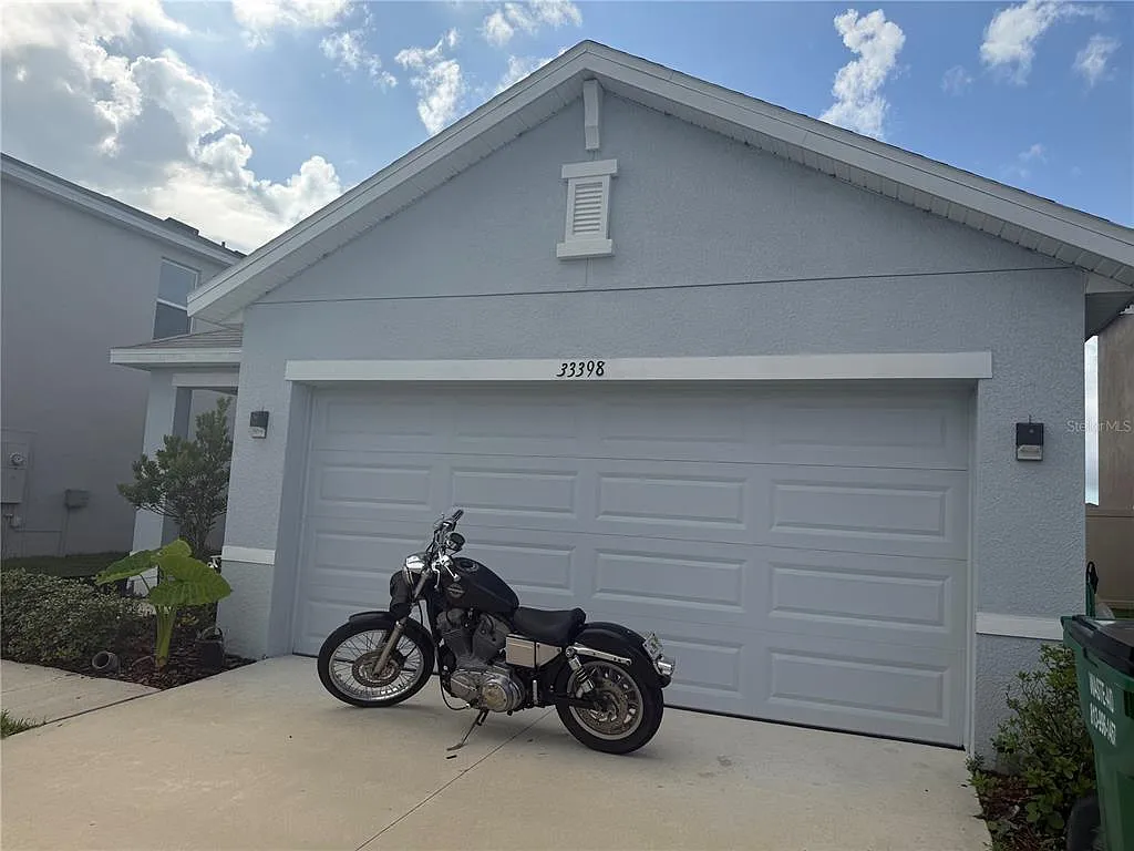 3 bed, 2.0 bath, 1516 sqft, $2,200 — Photo 3