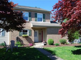 1990 Cricklewood Cv, Fogelsville, PA 18051