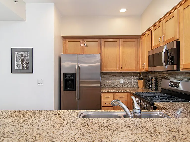 450 J St #4291 — Photo 12