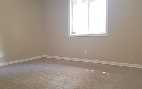 4th image of 1930 Tall Oaks Dr APT 2B