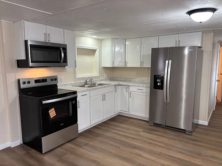 212 Astran Dr — Photo 6