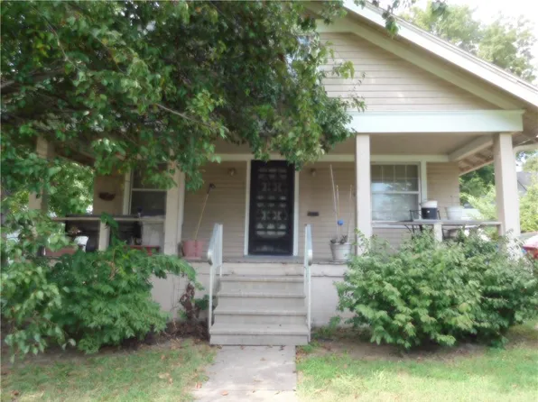 1508 W Linden Ave, Independence, MO 64052