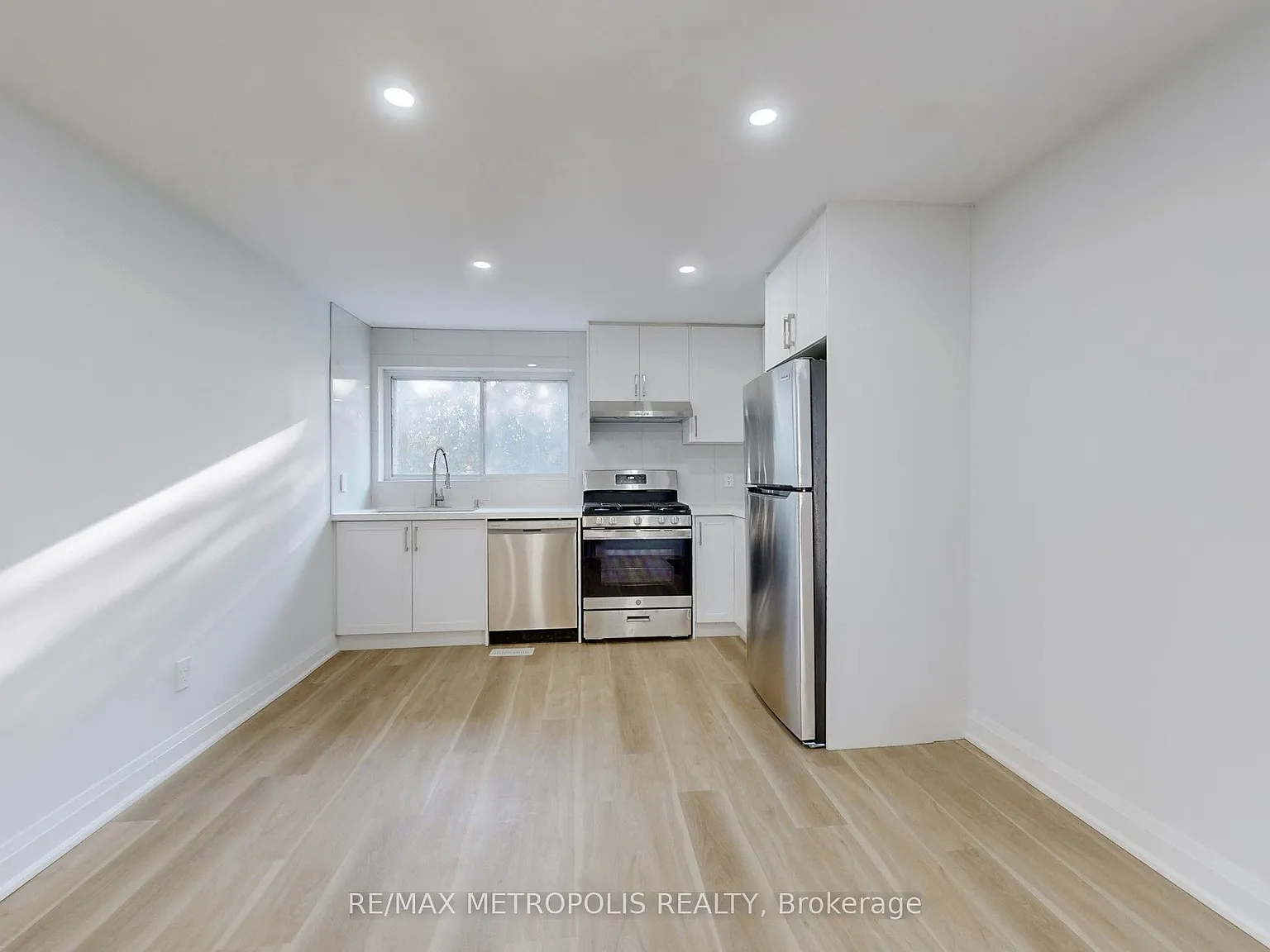 3 bed, $2,500 — Photo 1