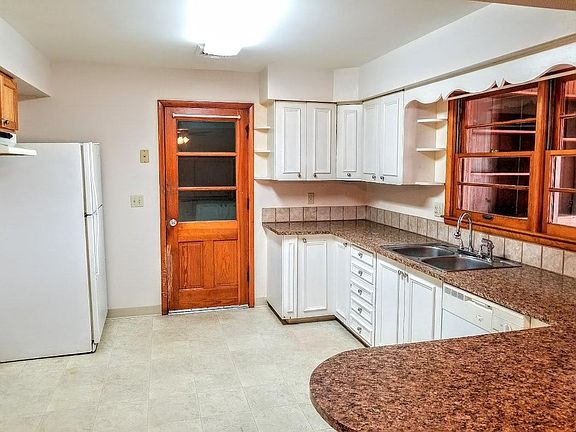 5th image of 2123 N 32nd St