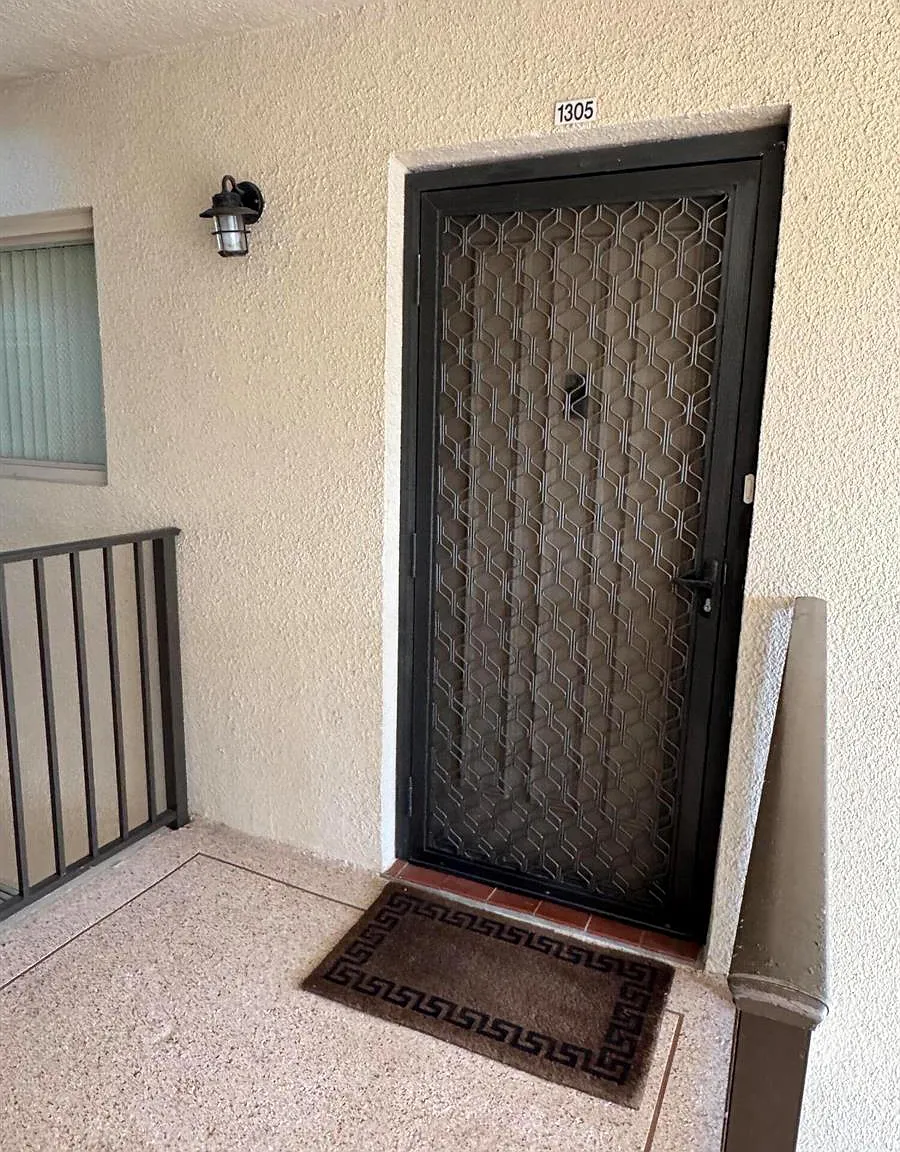 2 bed, 2.0 bath, 1176 sqft, $3,200 — Photo 4