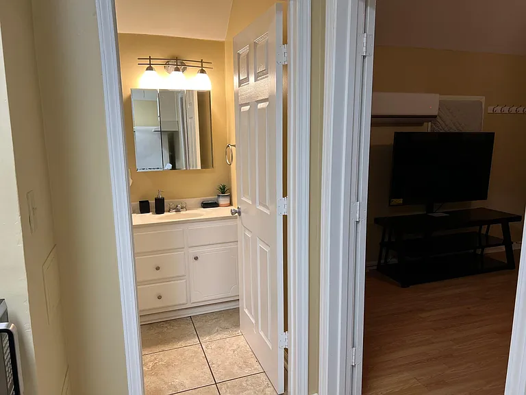 101 Maple St #3 — Photo 9