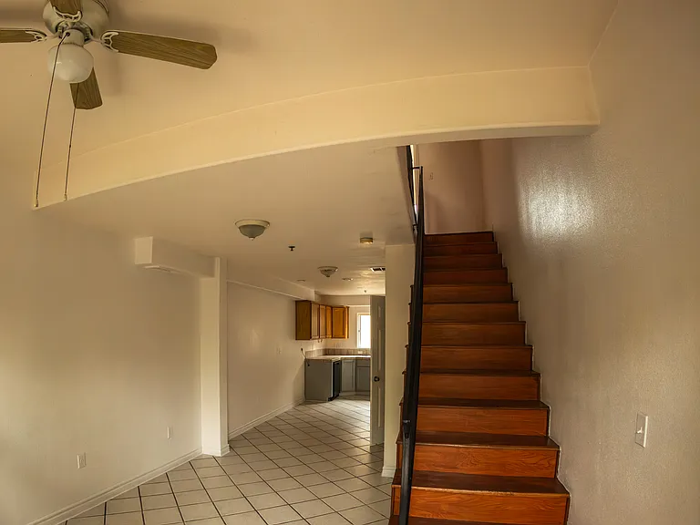 5033 Maplewood Ave #4 — Photo 11