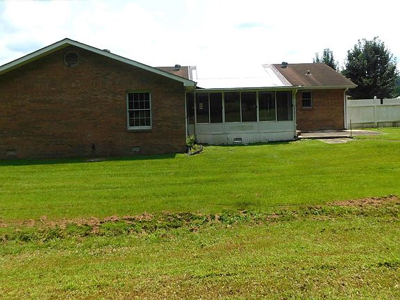 2nd image of 125 Adams Ln