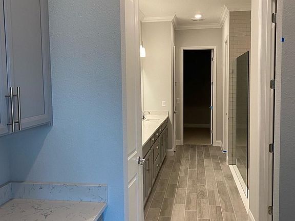 3rd image of 238 Waterline Dr