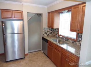 22820 Courtland Ave, Eastpointe, MI 48021